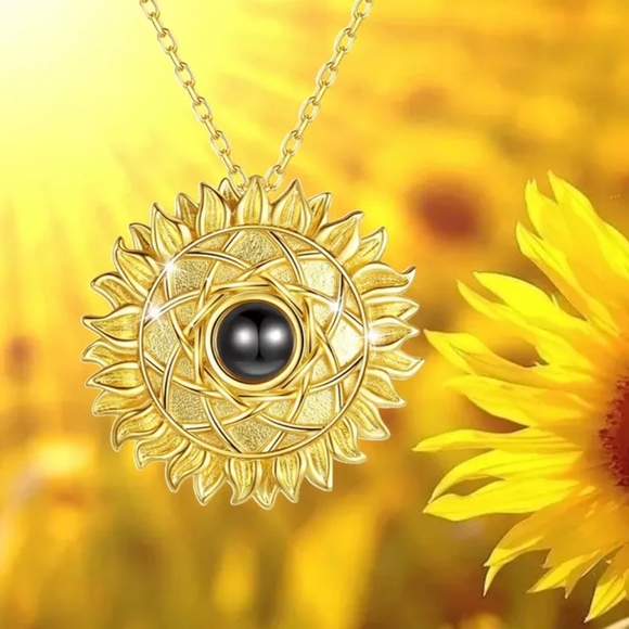 I LOVE❤️YOU 100 language Projection Sunflower Necklace - Picture 3 of 6